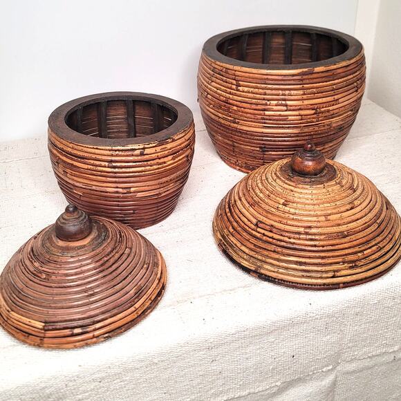 Vintage MCM Handmade Beehive Shaped Pencil Reed Lidded Basket 2 pcs - Picture 6 of 9